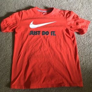 nike t-shirt